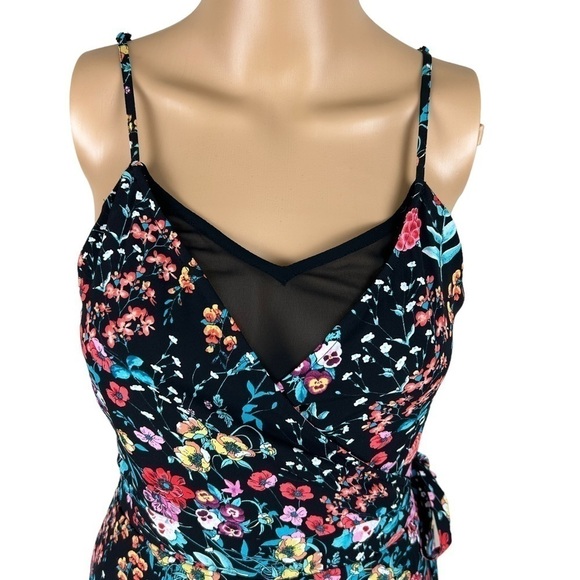 Express Floral Romper - Picture 2 of 10